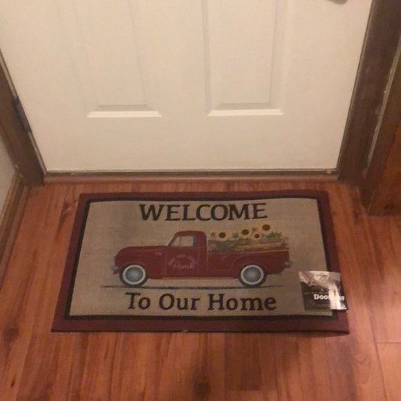 ✨NWT✨ Welcome Truck Door Mat - Picture 1 of 5
